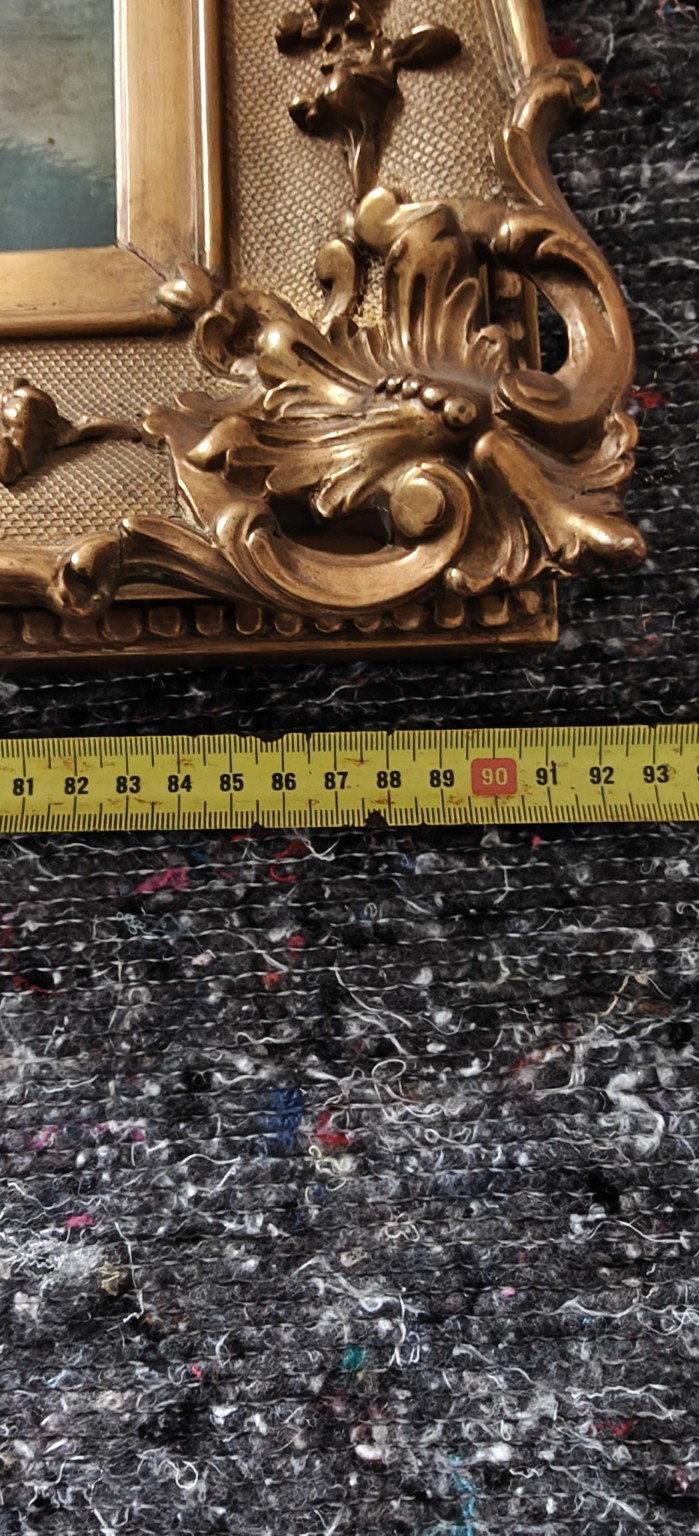 6-C. De Jager — hoekornamentiek, florale appliqués, reliëfvlak en maatopnamen van de buitenlijst. De oorspronkelijke foto’s zijn rechtstreeks opgenomen.